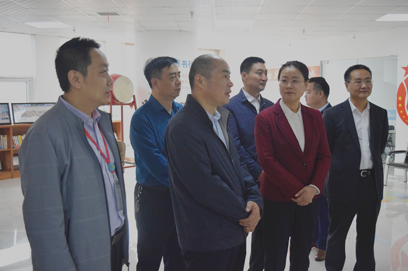 熱烈歡迎河南省委統(tǒng)戰(zhàn)部副部長梁險峰一行蒞臨安陽青峰網(wǎng)絡(luò)調(diào)研社會階層工作！